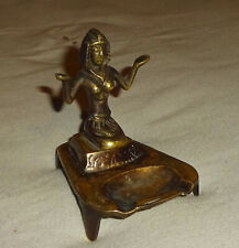 alter ASCHENBECHER *Kleopatra* aus MESSING Ø 5,5 cm, H: ca. 7 cm, ca. 0,15 Kg