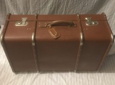 Großer antiker Reisekoffer