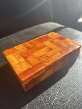 Holzschatulle aus Bernstein