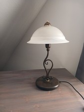 Elegante  Vintage Tischlampe im Landhausstil - Glasschirm, Metallgestell
