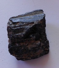 Schwarzer  Turmalin Afrika   Natur  (X876) Lesen .. ! ??