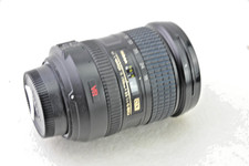 Nikon AF-S Nikkor 18-200mm