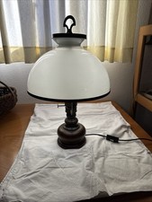 Große Petroleum Lampe Tischlampe elektrisch Bordeaux antik