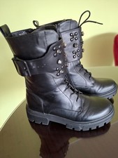 Stiefel Mit Nieten und