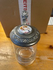 Glaskrug Bierkrug Zinn Deckel mit Medaillon Porzellan/Emaille Malerei