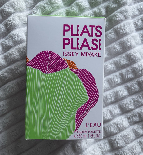 Issey miyake pleats - pleats, please