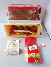 BRITAINS 9534 KRONE BENAC RBR 3000 TRAILER & BALLEN 1:32 SCALE FARM VEHICLE