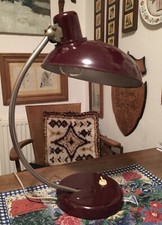 Helion  7923c Arnstadt Schreibtischlampe bordeauxrot -Bakelit ,DDR ,funktioniert