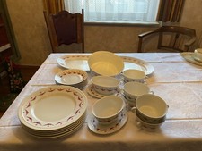 Fürstenberg  6 Personen Ess Service Weiss mit weinroten Blumendekor