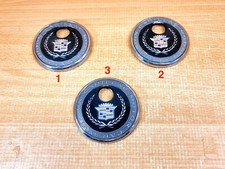 1994 -1999 CADILLAC DeVILLE KOFFERRAUM EMBLEM - ORIGINAL - PREIS PRO STÜCK - USA