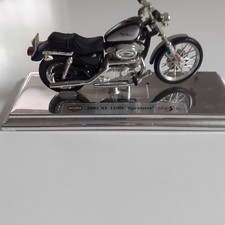 Modell- Motorrad Harley Davidso 2002 XL 1200C Sportster Maisto