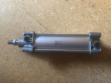 SMC Pneumatikzylinder