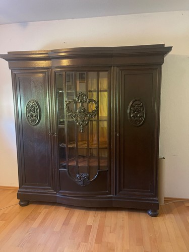 Wunderschöner alter schrank - wunderschöner,