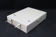 kleiner alter Wandschrank