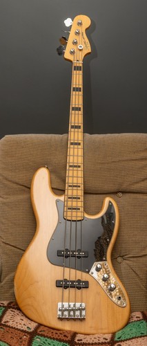 Squier fender classic vibe - by,