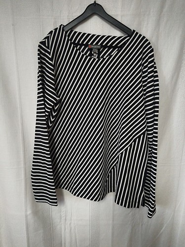 Pullover street one - one, |