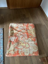 Wunderschöne Zucchi Tagesdecke für die kalte Jahreszeit 