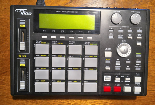 Akai mpc 1000 music - akai,