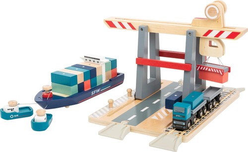 Small foot containerterminal - small,