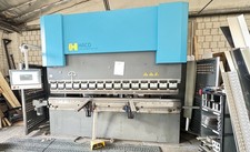 Abkantpresse mit Tafelschere