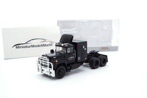 Mack 700 - 700, (2025