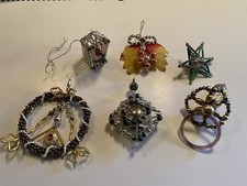 6 alte Gablonzer Christbaumanhänger: Vogelkäfig, großer Schnuller(10cm), …