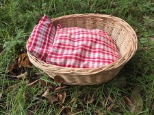 Puppenbett, Korb aus