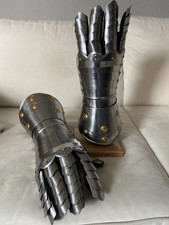 Ritter-Handschuhe mit Messing-Applikationen -  NEU und ungetragen