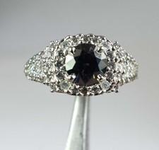 3.76 Karat Grün Rundschliff