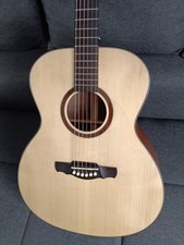 ZV GRAND AUDITORIUM ELEKTRO AKUSTISCHE GITARRE SITKA FICHTE MASSIV TOP ANSEHEN !