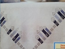 Stickvorlagen Kreuzstich Stimmungsvolle Kerzen und Schneekristalle Weihnachten