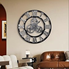 Große Wanduhr im Vintage-Stil