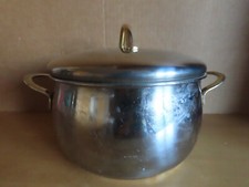 Topf Kochtopf mit Deckel Edelstahl goldfarbene Griffe / ca.9,2 cm hoch