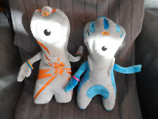 2  große Maskottchen von den