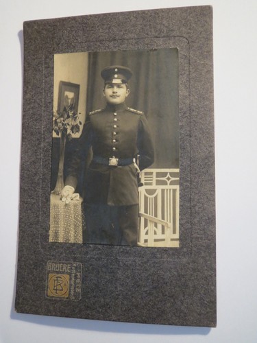 Metz stehender soldat in - stehender,