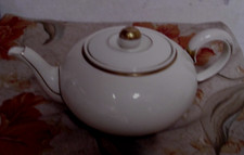 Beyer und Bock Volkstedt elfenbein antik! Teekanne 1,2 L. Goldrand groß und alt!