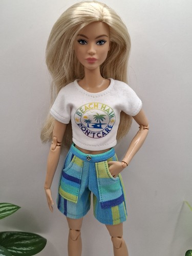 Blaue jeansshorts und - jeansshorts,
