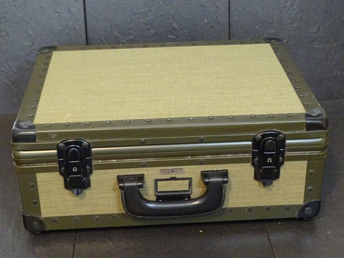 Rimowa jeep safari foto - rimowa,