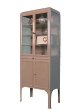 kleiner Arzt-schrank 