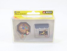 Noch H0 15590 Figuren-Set Eltern & Kinder mit Sandkasten + Hollywoodschaukel 