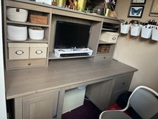 Schreibtisch Hemnes In Graubraun Zum Basteln und Arbeiten Sehr Gut