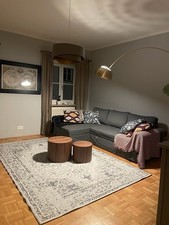 EKTORP 3er-Sofa mit Récamiere, Hakebo dunkelgrau.  Gereinigt und gutem Zustand.