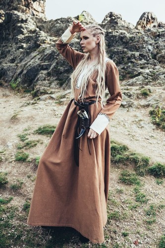 Wikinger kleid mit stickereien - mit,