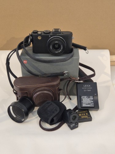 Leica with accessories - with,