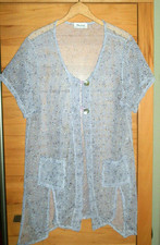  Damen-Jäckchen, Gr. L, in hellem Lila, kurze Ärmel, gebraucht