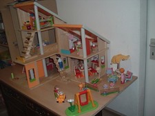 2- teiliges Puppenhaus von