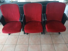 Drei Kinosessel Klapp-Einsitzer,  Holz schwarz  rotes Velours, Deko, Nostalgie.