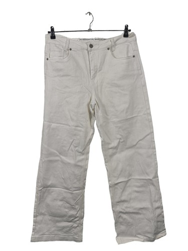 Essential wardrobe - essential,