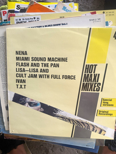 Cbs hot maxi mixes volume - hot,