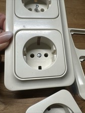 Merten System M - Zentralplatte für Schuko-Steckdosen - Polarweiß - 2744